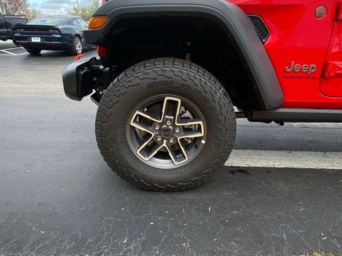 New 2025 Jeep Gladiator Mojave w/ Convenience Group image 11