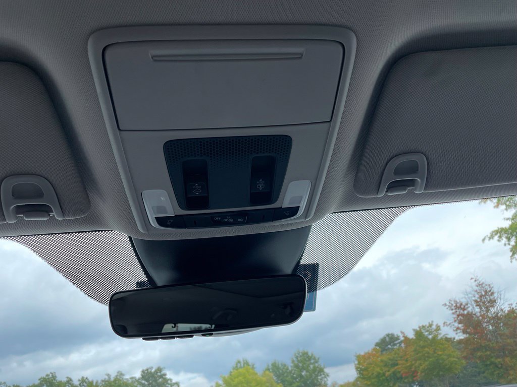 Certified 2025 Honda Pilot Touring image 16