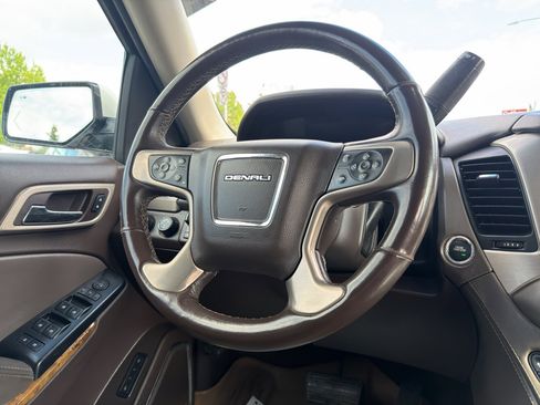 Used 2015 GMC Yukon Denali w/ Premium Package AWD/4WD image 26