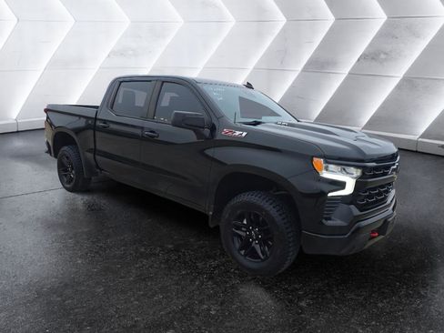 Used 2022 Chevrolet Silverado 1500 LT Trail Boss w/ Convenience Package II image 3