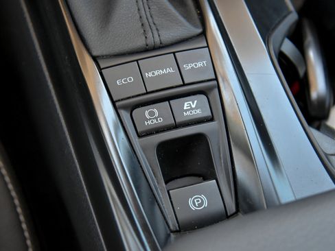 Used 2026 Toyota Camry SE FWD image 29