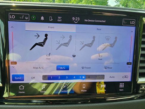 Used 2023 Chrysler Pacifica Touring-L FWD image 38
