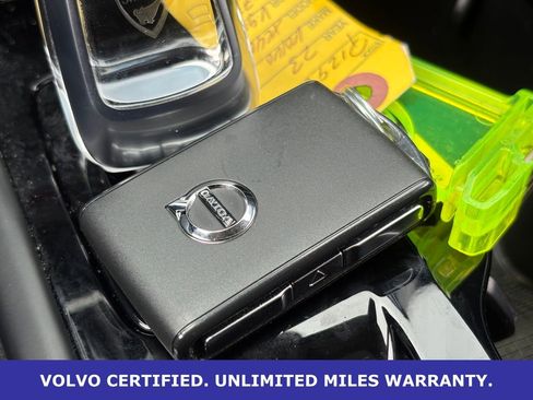 Certified 2023 Volvo XC40 B5 Plus AWD/4WD image 37
