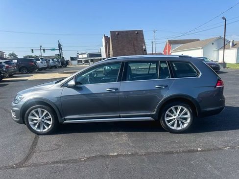 Used 2019 Volkswagen Golf Alltrack S AWD/4WD image 4