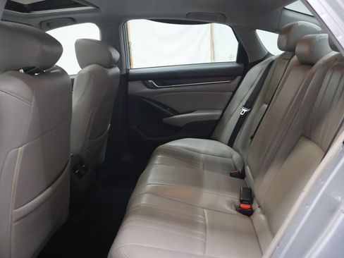 Used 2018 Honda Accord EX image 14
