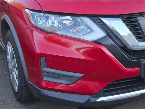 Used 2017 Nissan Rogue S image 4