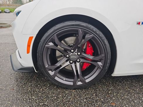 Used 2021 Chevrolet Camaro SS image 35