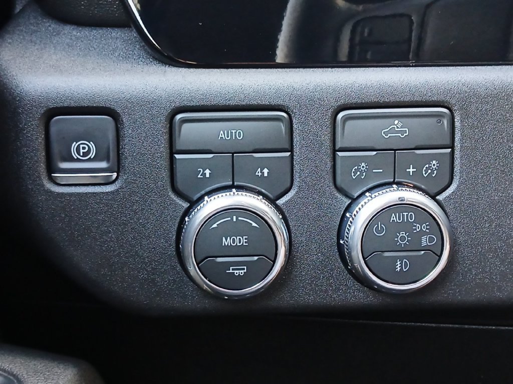 Used 2026 GMC Sierra 1500 Elevation w/ Elevation Select Package AWD/4WD image 12