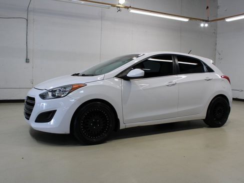 Used 2016 Hyundai Elantra GT image 5