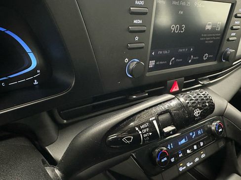 Used 2025 Hyundai Elantra Sport image 22