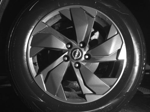 Used 2025 Nissan Rogue SV AWD/4WD image 14