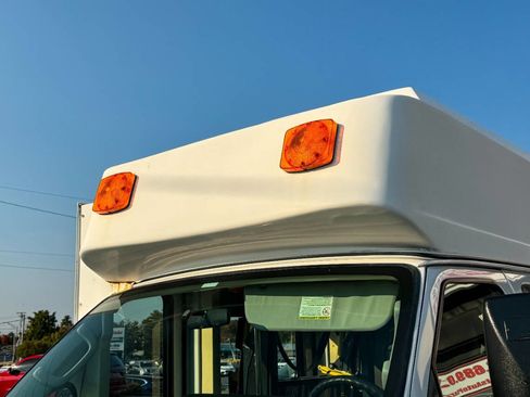 Used 2011 Ford E-350 and Econoline 350 Extended Super Duty w/ PWR Group image 37