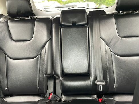 Used 2020 Ford Edge Titanium image 8