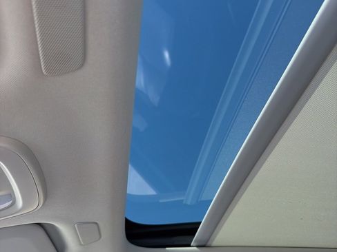 Certified 2023 Volvo XC60 B5 Plus w/ Climate Package image 10