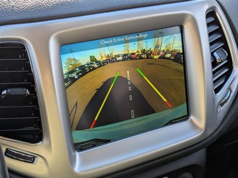 Used 2017 Jeep Compass Latitude w/ Popular Equipment Group image 18