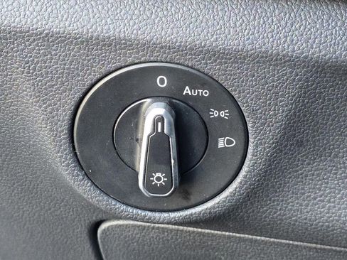Used 2024 Volkswagen Jetta SE FWD image 20