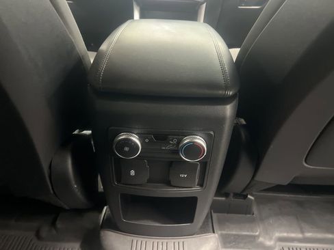 Used 2020 Ford Explorer XLT w/ Class III Trailer Tow Package image 11