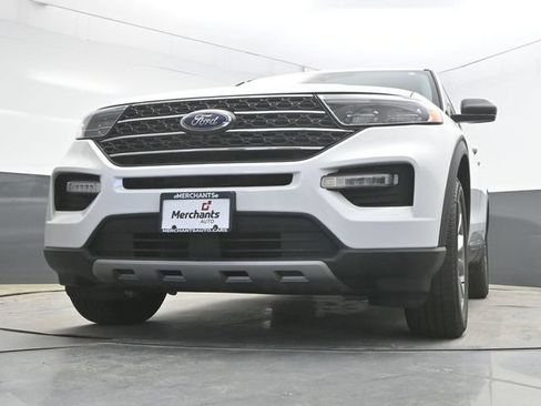 Used 2022 Ford Explorer XLT w/ Equipment Group 202A AWD/4WD image 26