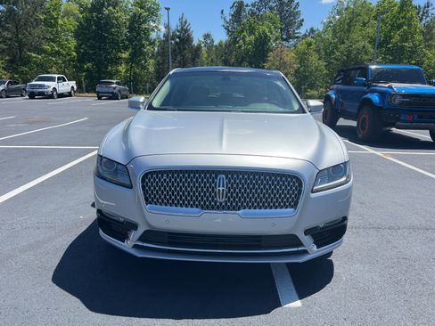 Used 2017 Lincoln Continental Reserve image 2
