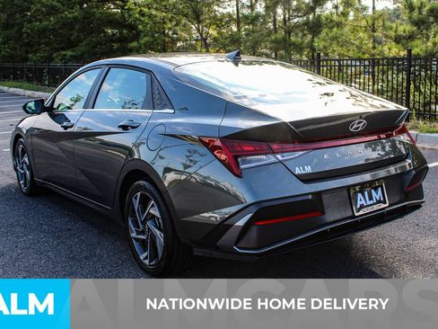 Used 2025 Hyundai Elantra SEL FWD image 4