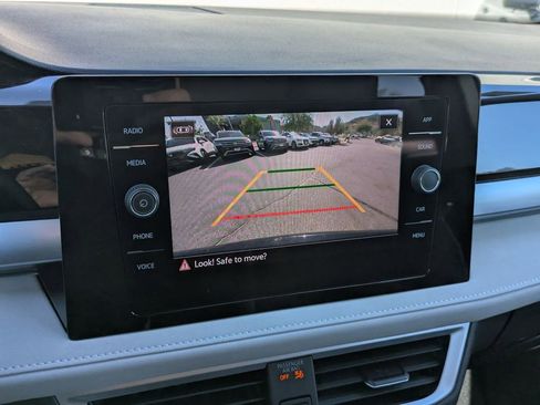 New 2025 Volkswagen Taos SE image 13