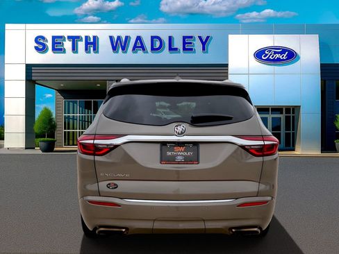 Used 2020 Buick Enclave Avenir w/ Avenir Technology Package FWD image 4