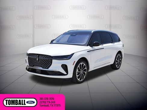 Used 2024 Lincoln Nautilus Reserve w/ Equipment Group 202A AWD/4WD image 3