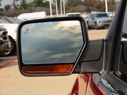 Used 2017 Ford Expedition EL Platinum image 19