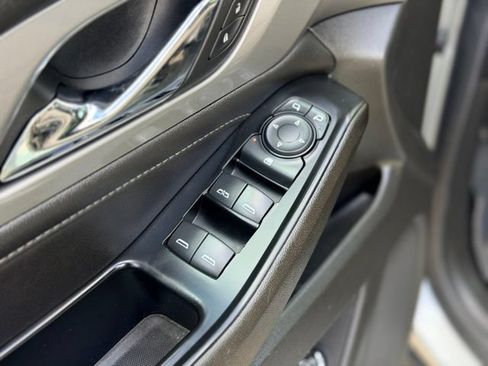 Used 2023 Chevrolet Traverse LT FWD image 20