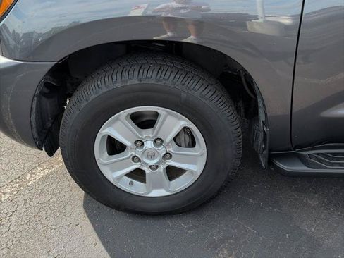 Certified 2019 Toyota Sequoia SR5 AWD/4WD image 6
