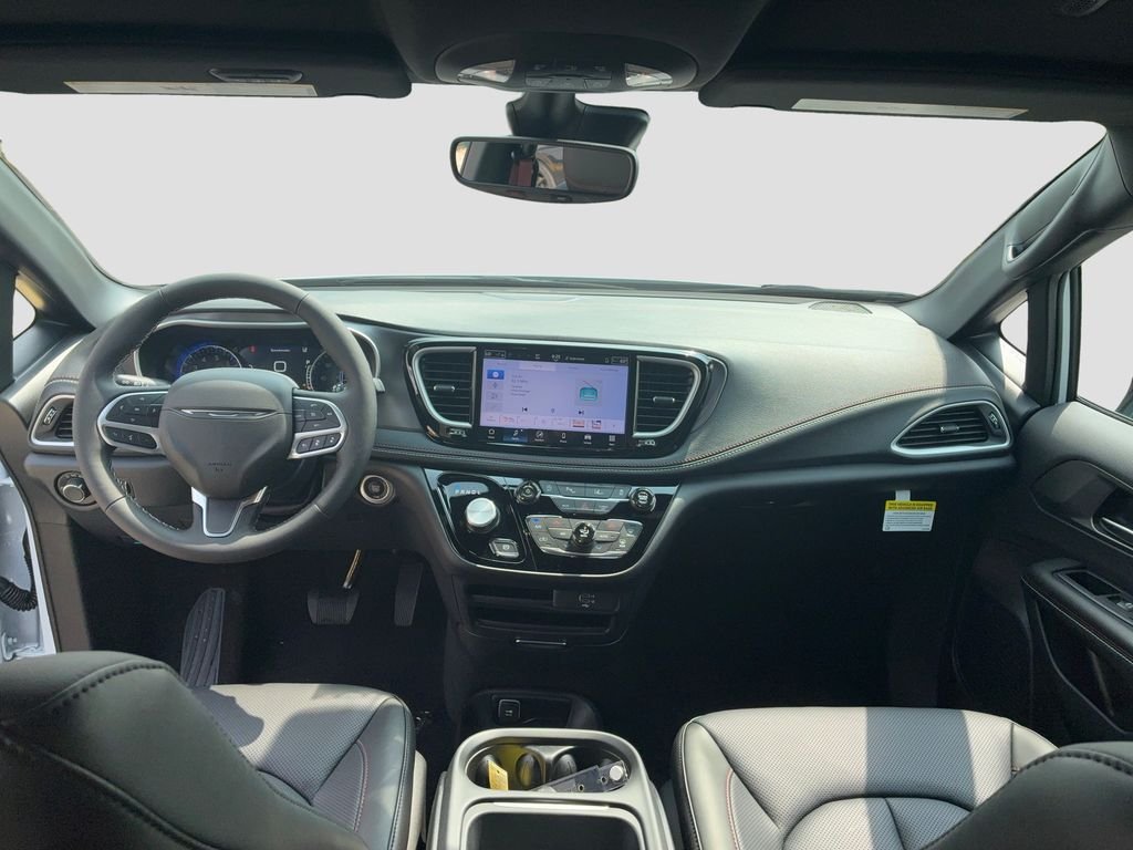 New 2027 Chrysler Pacifica Select AWD/4WD image 16