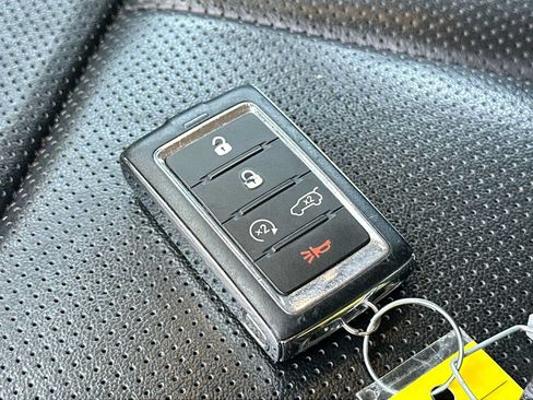Used 2023 Jeep Grand Cherokee Limited w/ Luxury Tech Group II AWD/4WD image 29