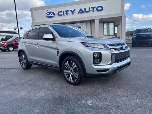 Used 2023 Mitsubishi Outlander Sport ES image 2