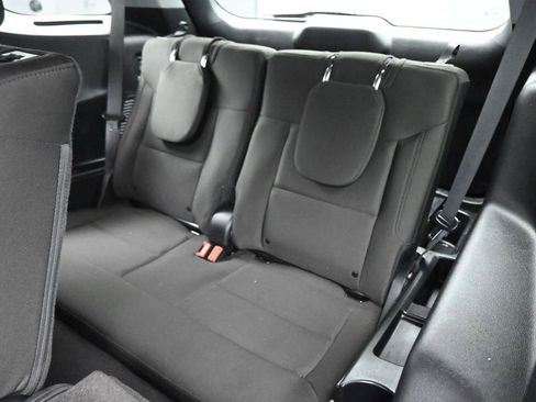 Certified 2023 Ford Explorer XLT RWD image 19