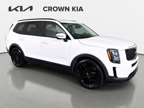 Certified 2022 Kia Telluride EX w/ EX Premium Package AWD/4WD image 3