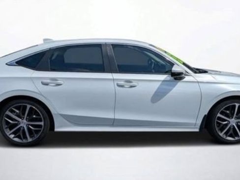 Used 2022 Honda Civic Touring image 1