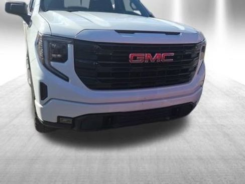 Used 2024 GMC Sierra 1500 Elevation w/ Preferred Package AWD/4WD image 5