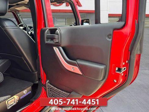 Used 2014 Jeep Wrangler Unlimited Rubicon AWD/4WD image 7