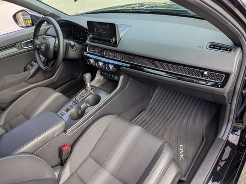 Used 2025 Honda Civic Sport image 38