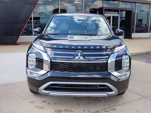 New 2025 Mitsubishi Outlander SE image 13