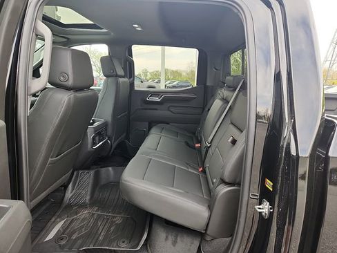 New 2026 GMC Sierra 1500 SLT w/ SLT Premium Package image 6