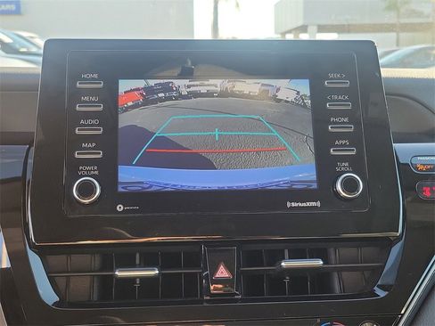 Used 2023 Toyota Camry SE image 9