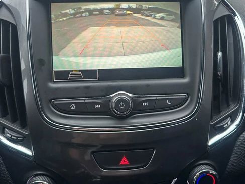 Used 2019 Chevrolet Cruze LT image 11