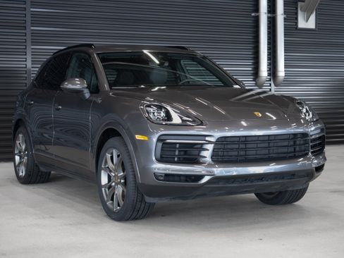 Certified 2023 Porsche Cayenne AWD/4WD image 7
