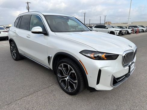 Used 2024 BMW X5 xDrive40i w/ Parking Assistance Package AWD/4WD image 4