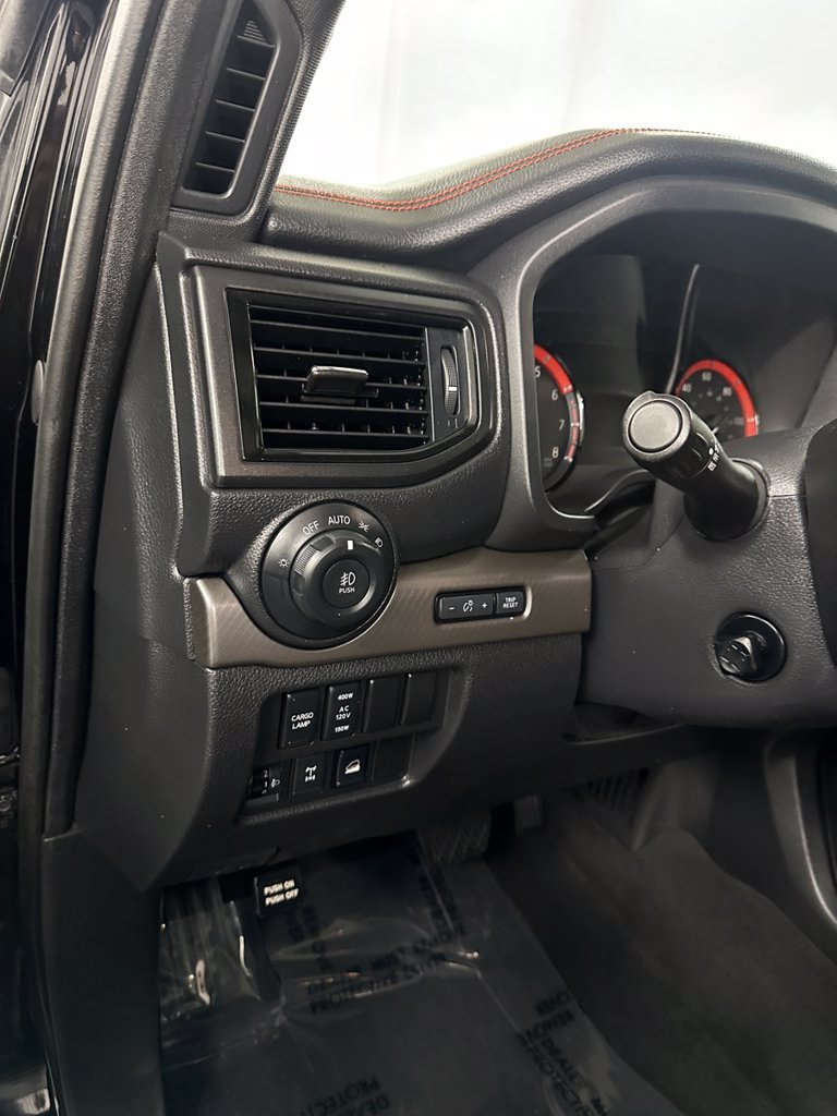 Used 2021 Nissan Titan PRO-4X w/ Pro-4x Convenience Package AWD/4WD image 14