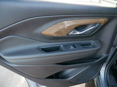 Used 2020 GMC Terrain SLE w/ Driver Convenience Package image 14