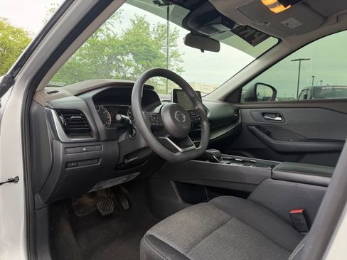 Used 2021 Nissan Rogue SV FWD image 9