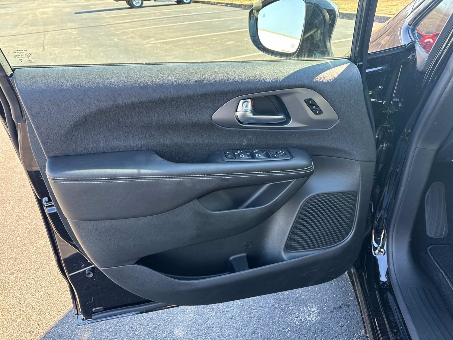 New 2026 Chrysler Pacifica Select w/ S Appearance Package FWD image 23
