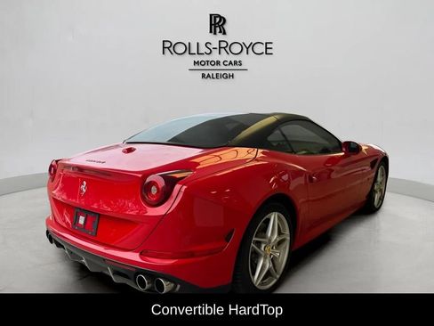 Used 2016 Ferrari California T RWD image 4